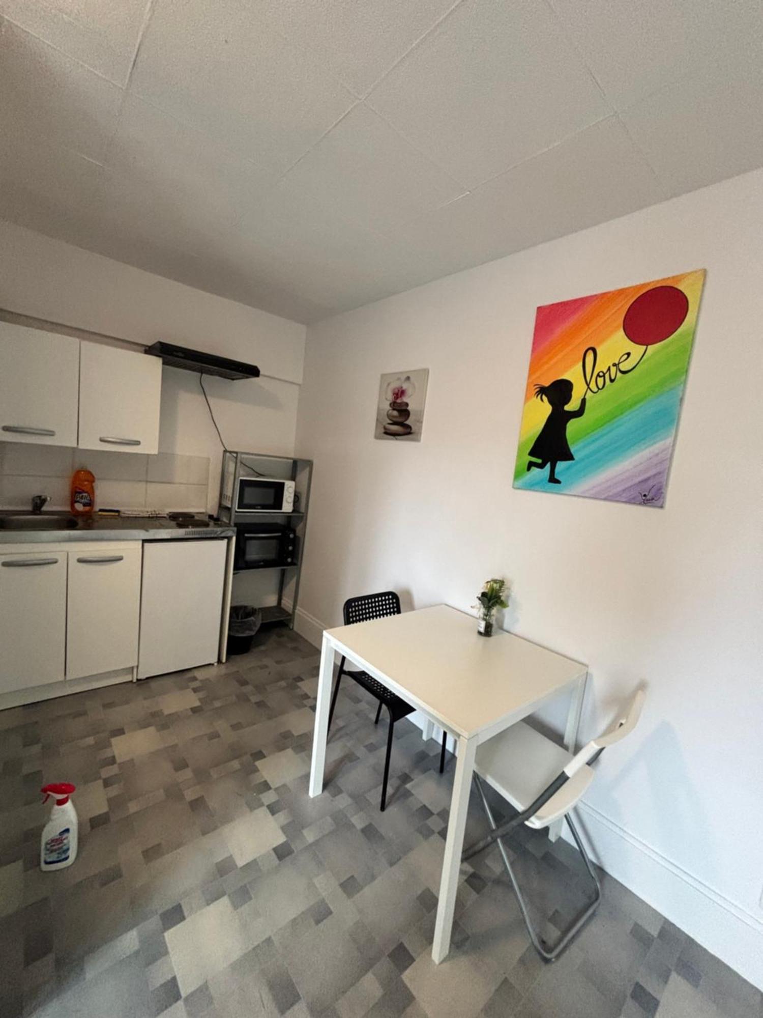 Le Gite "Detroit Studette" Besancon Confort Et Simplicite Exteriör bild